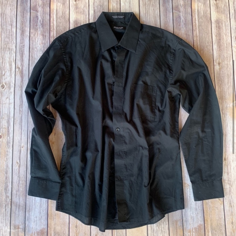 💥2 for $10💥- Black Van Heusen Fitted Button Down